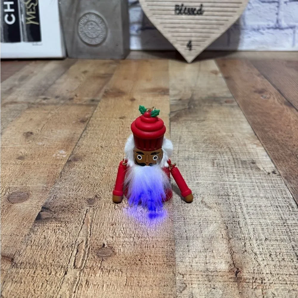 Bath & Body Works Wearable Nutcracker  Hand Sanitizer Pocket Bac Holder Light Up